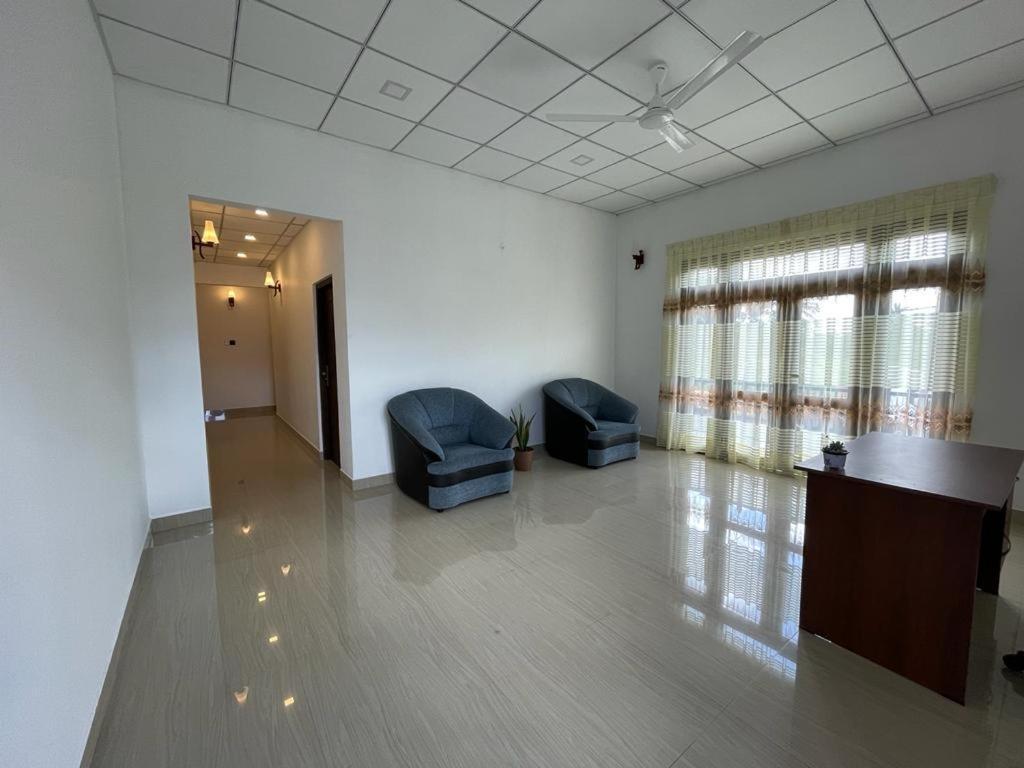 Theon Resort Anuradhapura Exterior foto